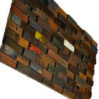 Высекаенная рукой деревянная панель стены, старый панелинг стены твердой древесины корабля для искусства стены